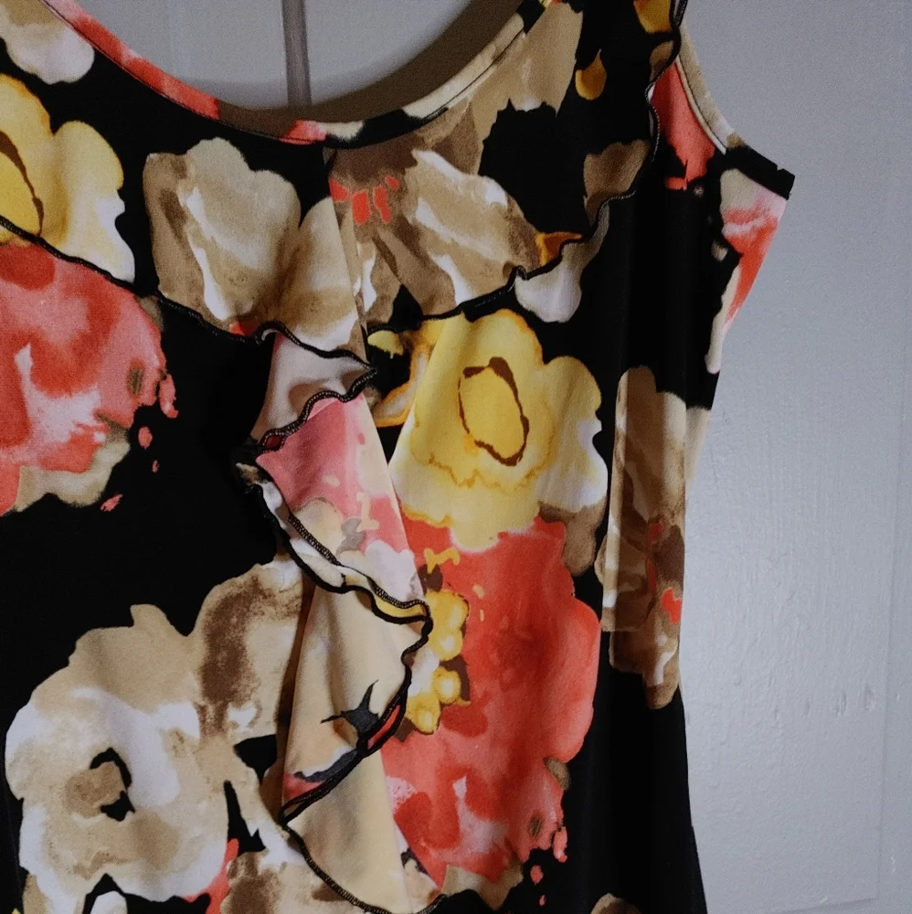 2/$25 Floral Print Suzy Sheir tank top - Picture 2 of 5